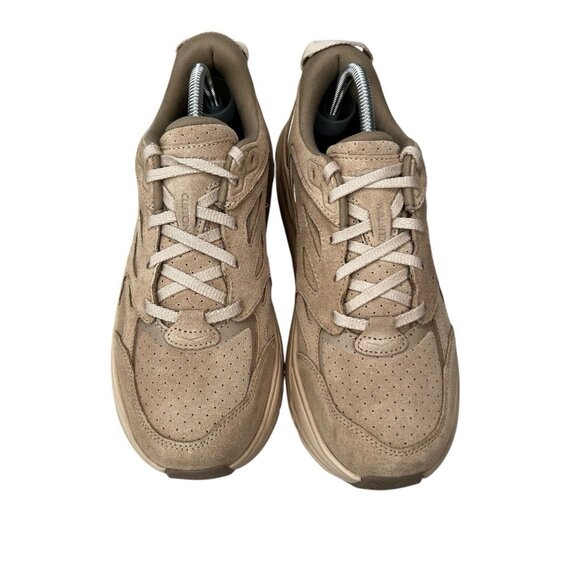 Athletic_Shoes